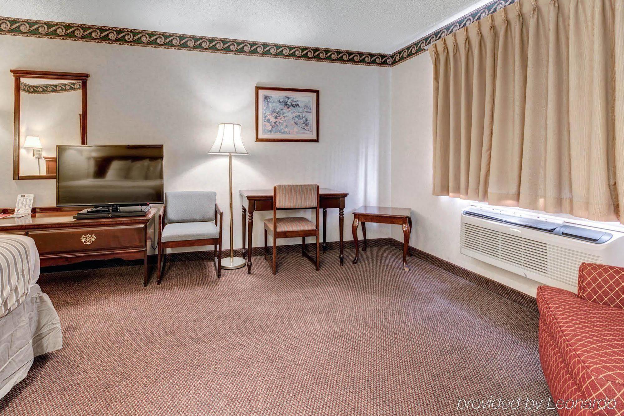 Econo Lodge Inn & Suites Эль-Пасо Экстерьер фото