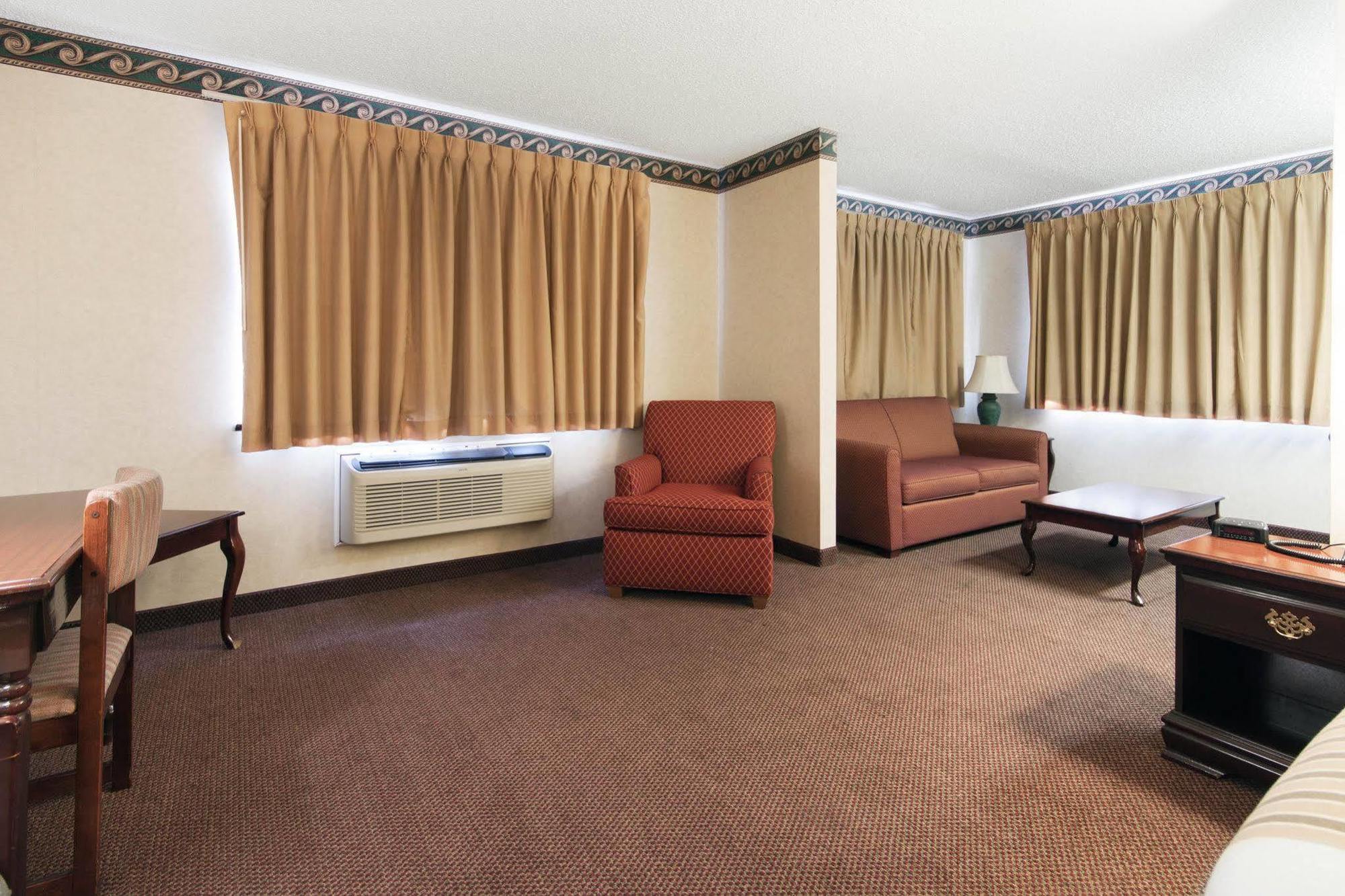 Econo Lodge Inn & Suites Эль-Пасо Экстерьер фото