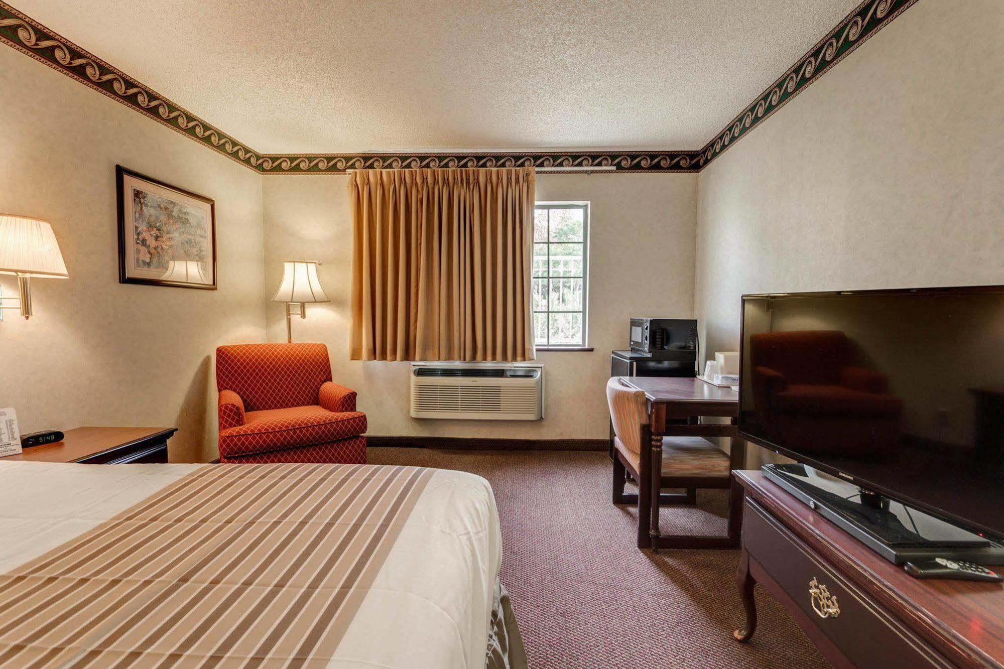Econo Lodge Inn & Suites Эль-Пасо Экстерьер фото