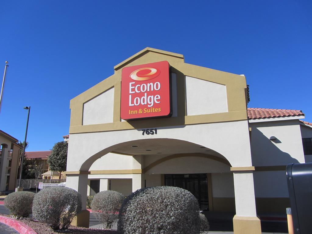 Econo Lodge Inn & Suites Эль-Пасо Экстерьер фото